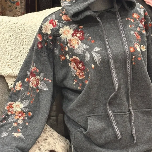 Johnny was Embroidered Floral Hooded Sweatshirt - Charcoal Gray - Picture 2 of 9